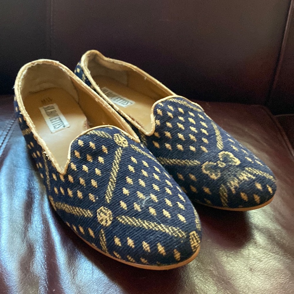 Women’s flats
